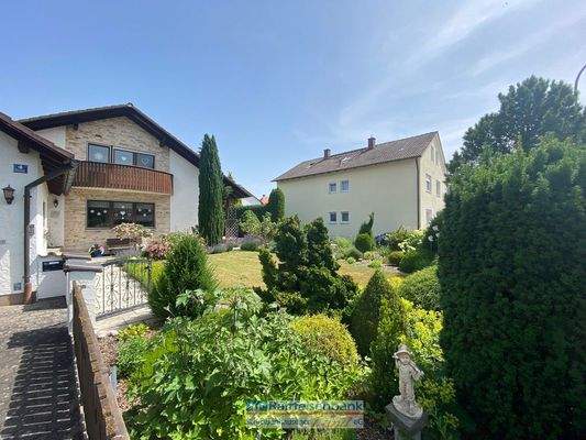 Von der Einfahrt aus