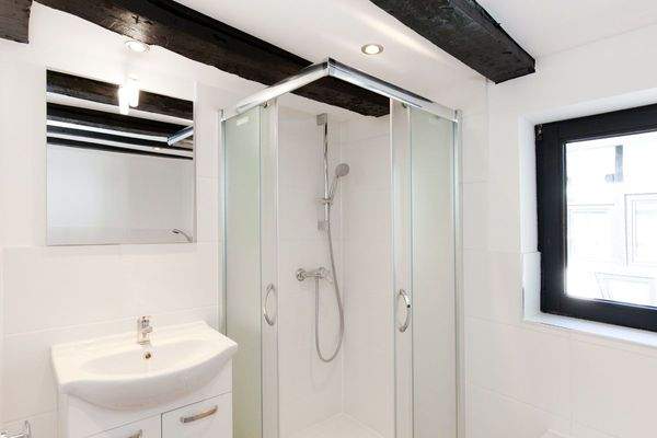 Duschbad DG Vorderhaus