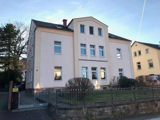 Vorderansicht mit Zugang Hof