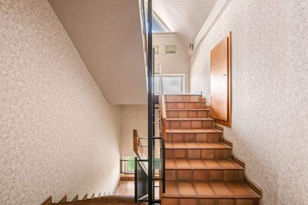 Hausflur zum Spitzboden