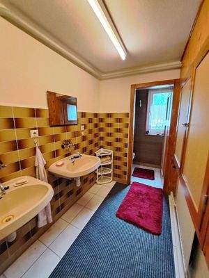 Lager-/Werkstattgebäude - Sanitärbereich