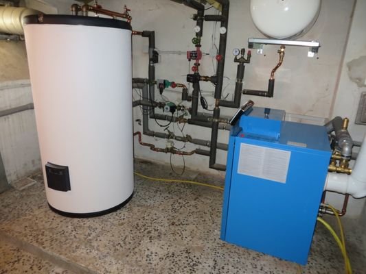 Heizung mit Warmwasserspeicher.jpg