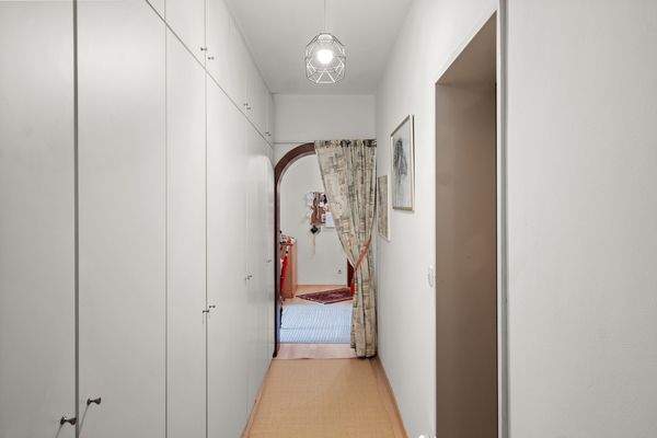 Flur 2 mit Einbauschrank