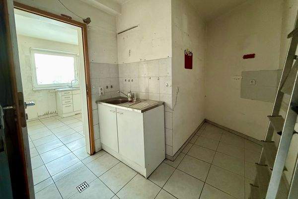 Durchgang zur Garage/Vorratsraum