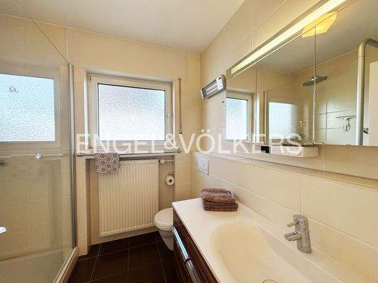 Originalbild Duschbad OG (bereits renoviert)