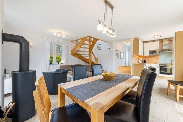 EG: Wohnen und gemütlicher Eingangsbereich, teilof