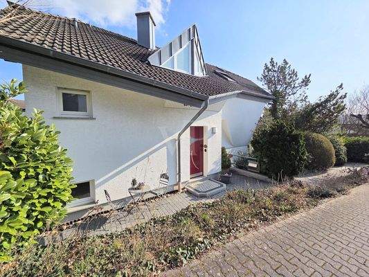 Seitenansicht mit Eingang