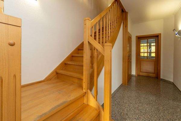 Flur und Treppenhaus EG