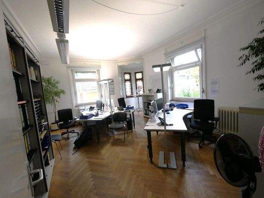 Beispiel Büro mit Turmerker .JPG