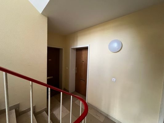 13 Wohnungstür.jpeg