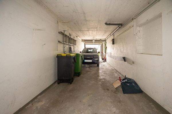 Doppelgarage: zwei Autos können hintereinander geparkt werden