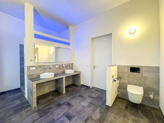 Wohnung EG - Badezimmer EG