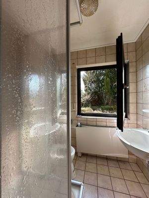 Badezimmer (Einliegerwohnung).JPG