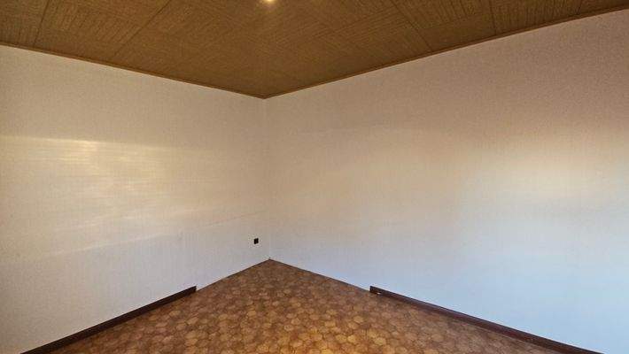 OG Schlafzimmer Straße.jpg