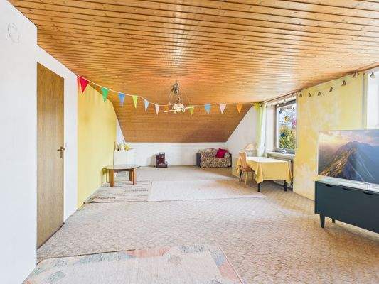 27 Wohnzimmer OG.jpg