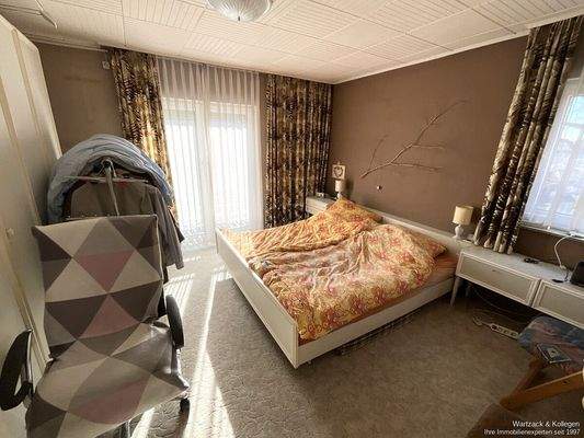 erstes Zimmer im Dachgeschoss