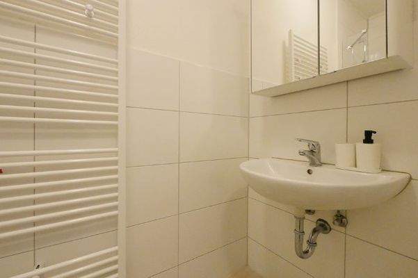 093 1 Bad Waschbecken (1 von 1)