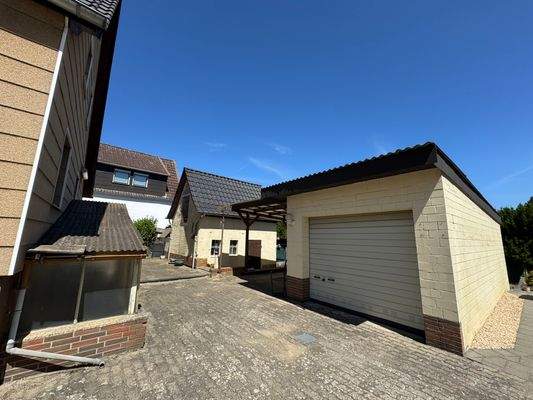 Außenansicht Garage