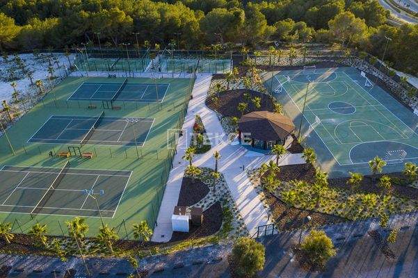 Detached Luxe Villa in a Golf Resort in San Miguel de Salinas