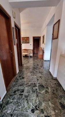 Kreta, Heraklion: Gebäude mit Wohnung, Studio und Gewerbefläche zu verkaufen