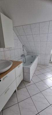 Badezimmer-Badewanne