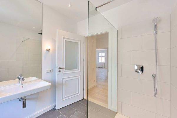 06_großes neues Bad