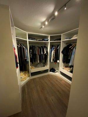 begehbarer Kleiderschrank
