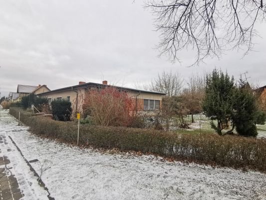 2. Westliche Ansicht von der Straße.jpg
