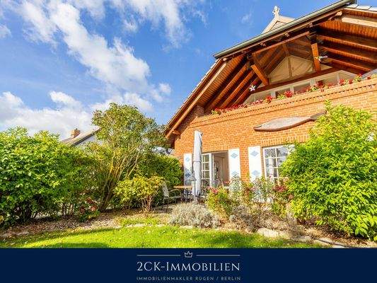 mit kleinem Vorgarten