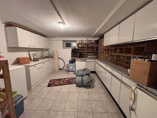 Ansicht vom Vorratsraum im Keller