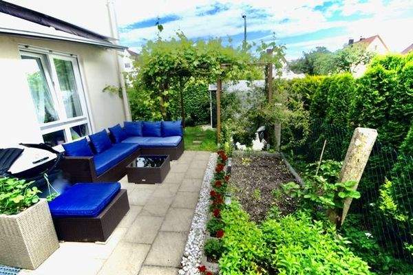 Gemütliche Südterrasse