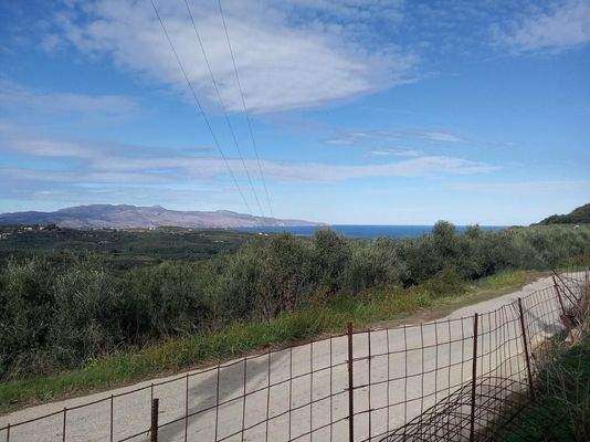 Kreta, Xirokampi: Grundstück mit Meer- und Bergblick in ruhiger Lage zu verkaufen
