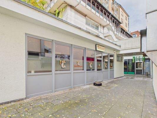 CAM03694G0-PR0042-STILL026