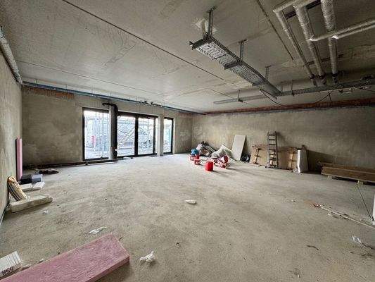 Verkaufsraum mit Schaufenster