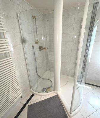 OG_Tageslichtbad mit Dusche