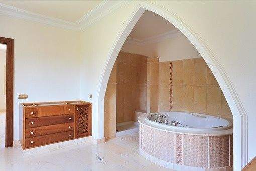 Jacuzzi für die beiden Schlafzimmer im Erdgeschoss