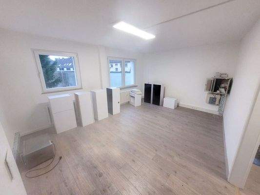 1. OG Büroraum + Netzwerkschrank