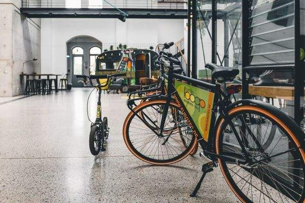 Looop Fahrräder und Roller für aktive Pausen