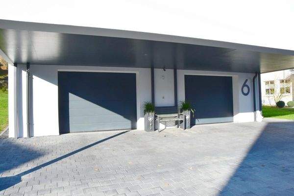 Große Doppelgarage