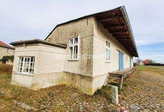 Gebäudeansicht- Eingang