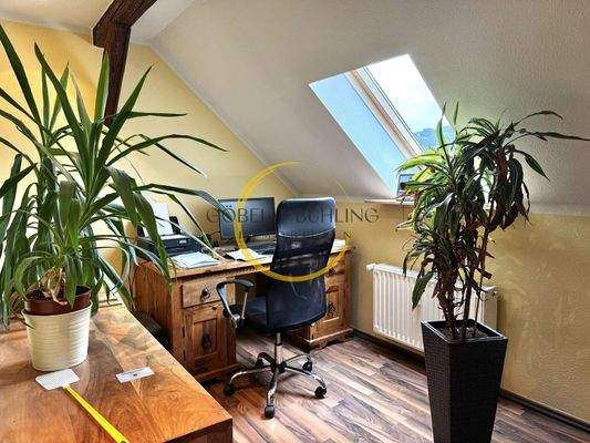 DG: Bürobereich im Wohnzimmer