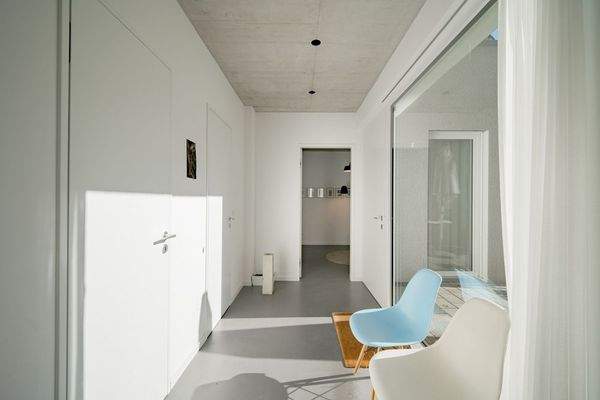 Eingangsbereich mit Blick ins Gästezimmer