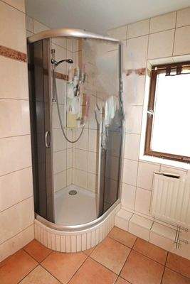 Dusche im Bad OG
