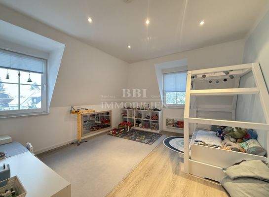 Weiteres großzügiges Zimmer