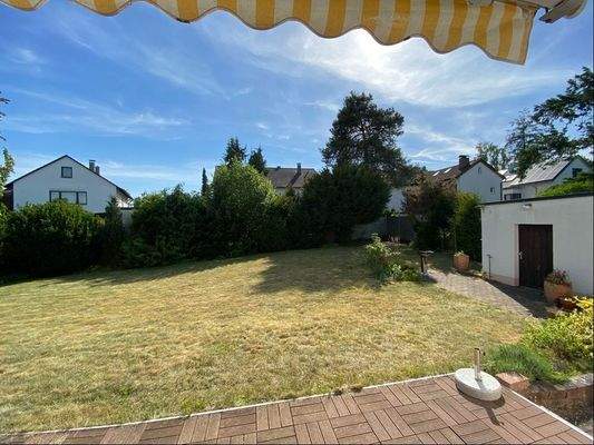 EG - Wohnung 1 - Terrasse mit Blick in den Garten