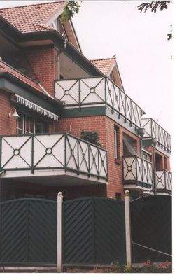 Außenansicht mit Dachterrasse