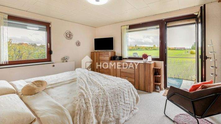 1. OG Schlafzimmer 1