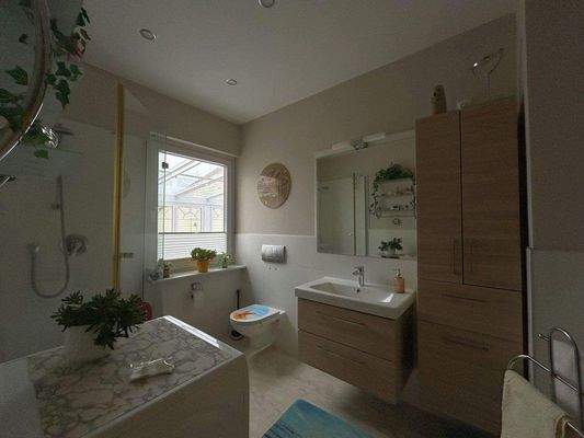 Bad im Erdgeschoss