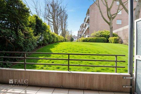 Balkon mit Blick ins Grüne