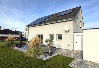 Objektrückseite / Terrassenansicht 